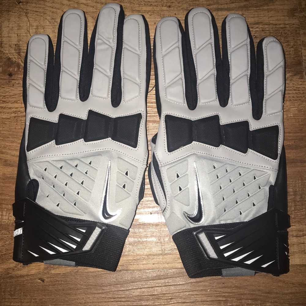 ⚫️Nike Lineman Gloves⚫️
